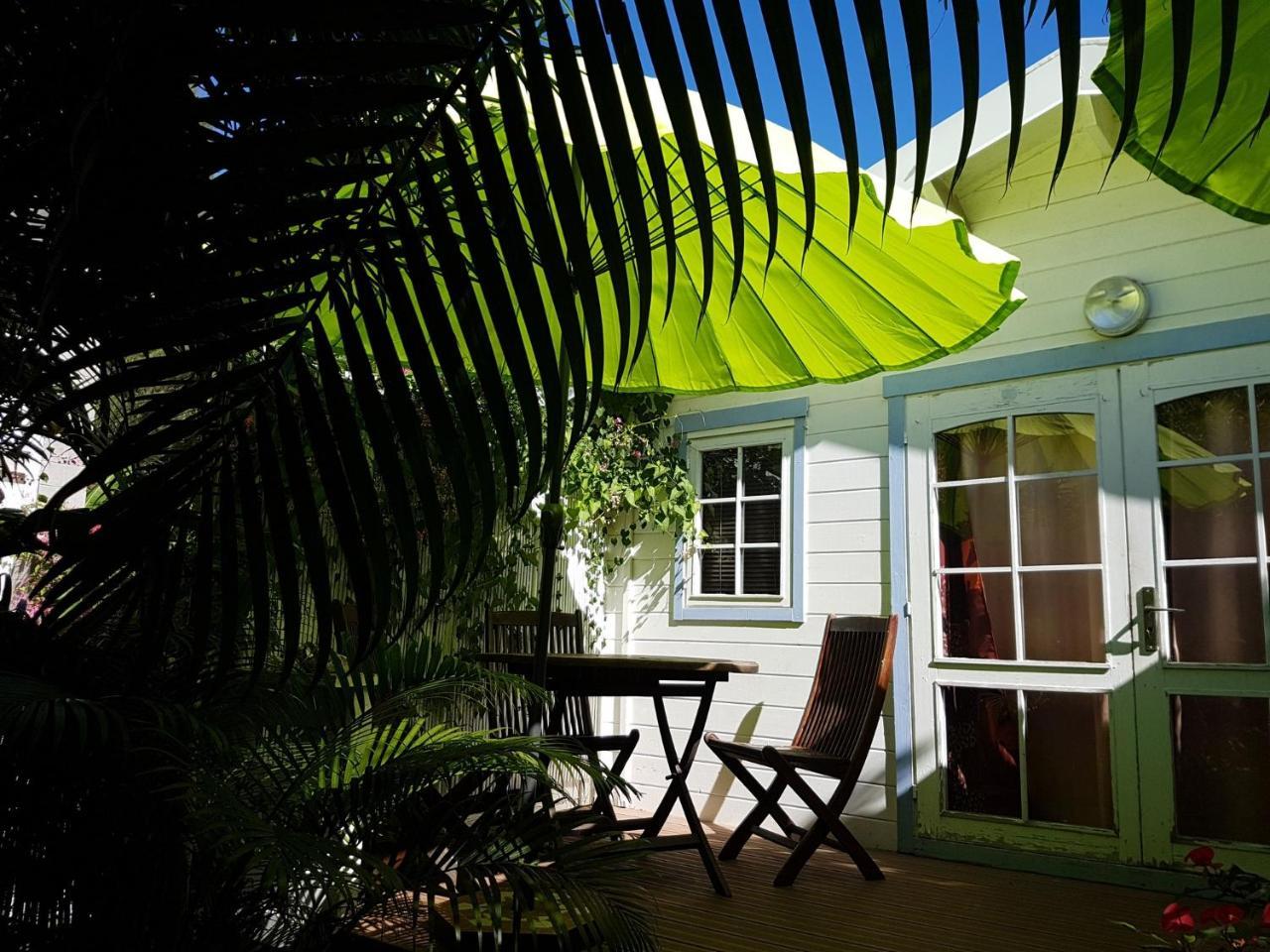 Bungalow Meuble Pres Du Lagon 拉萨尔勒班 外观 照片