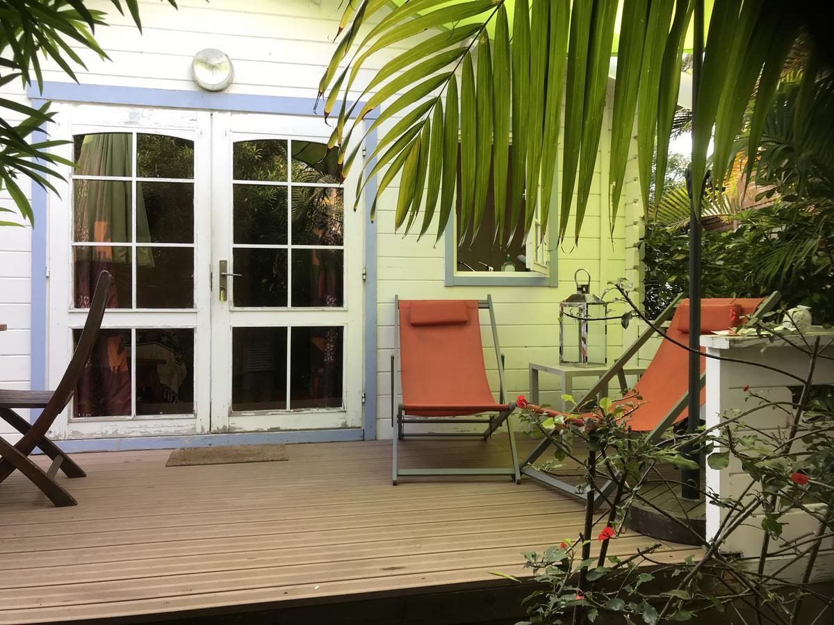 Bungalow Meuble Pres Du Lagon 拉萨尔勒班 外观 照片