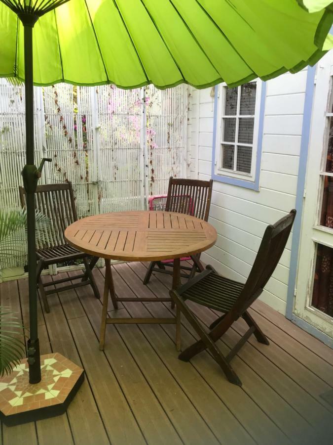 Bungalow Meuble Pres Du Lagon 拉萨尔勒班 外观 照片