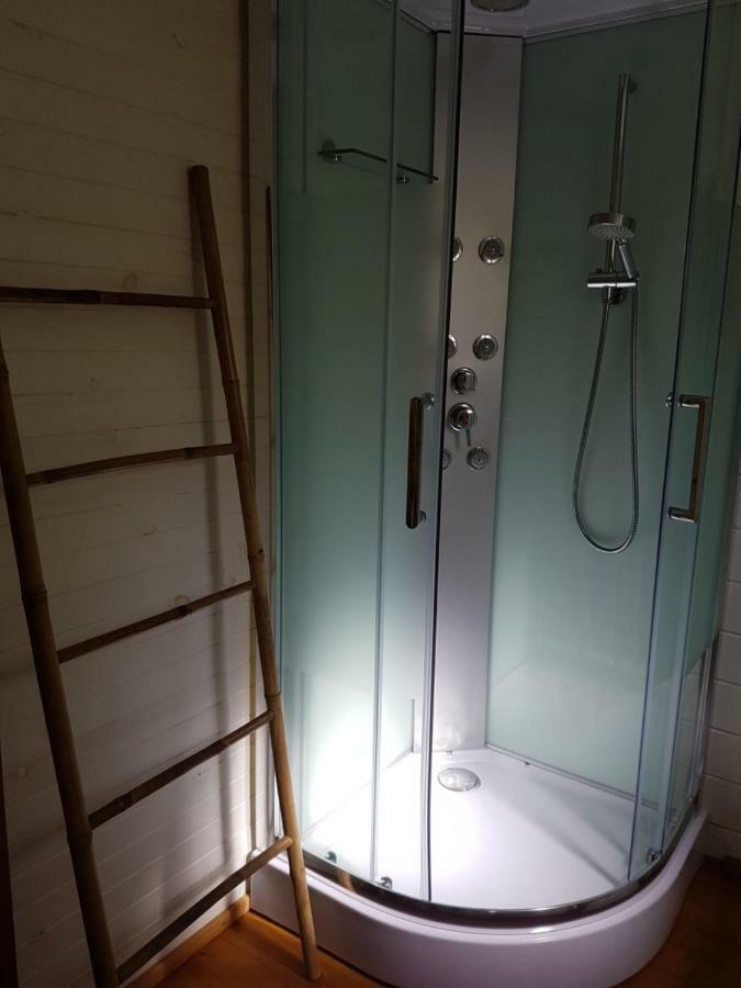 Bungalow Meuble Pres Du Lagon 拉萨尔勒班 外观 照片